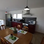 Pour 4 Avec Terrasse Couverte, Parking Prive Et Animaux Acceptes - Fr-1-589-367