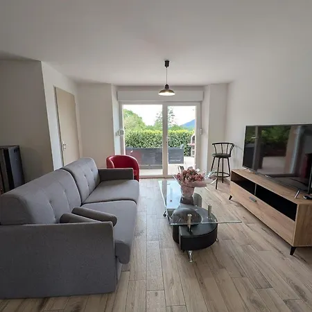 Holiday home Pour 4 Avec Terrasse Couverte, Parking Prive Et Animaux Acceptes - Fr-1-589-367